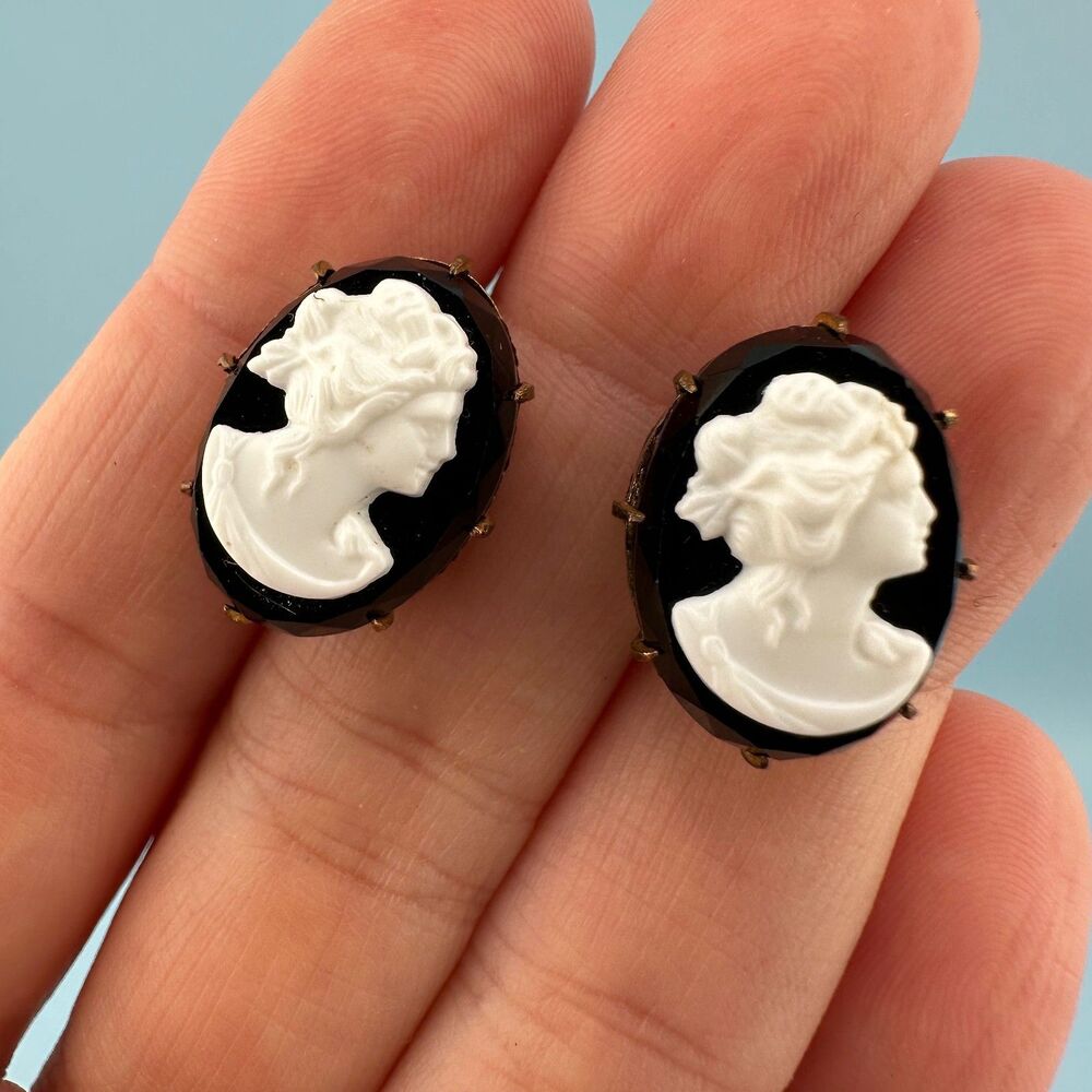 Vintage Cameo Earrings Black White Glass Left Facing Prong Set Screw Back